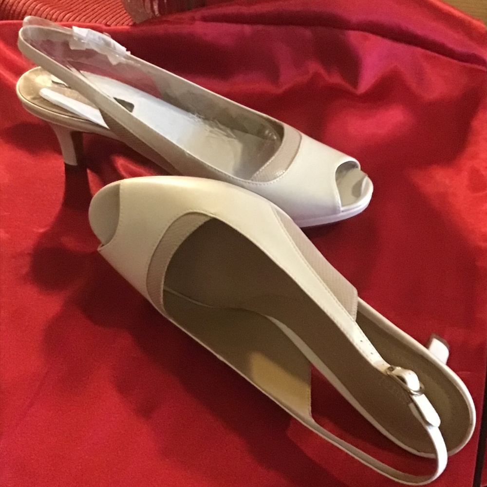 Naturalizers slingback heels